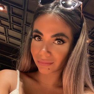 Meet your Posher, Kamelia